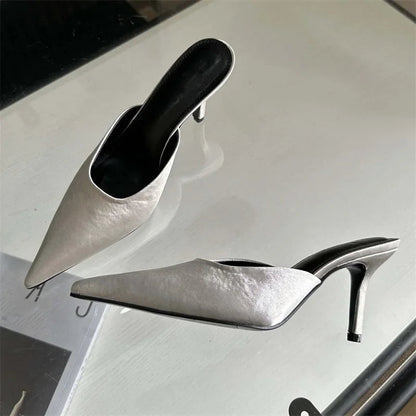 Classic Vintage Heels with a Flattering Fit