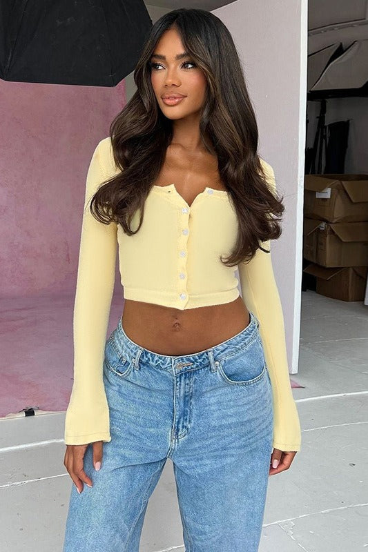 Classic Vintage Blouse with a Flattering Fit