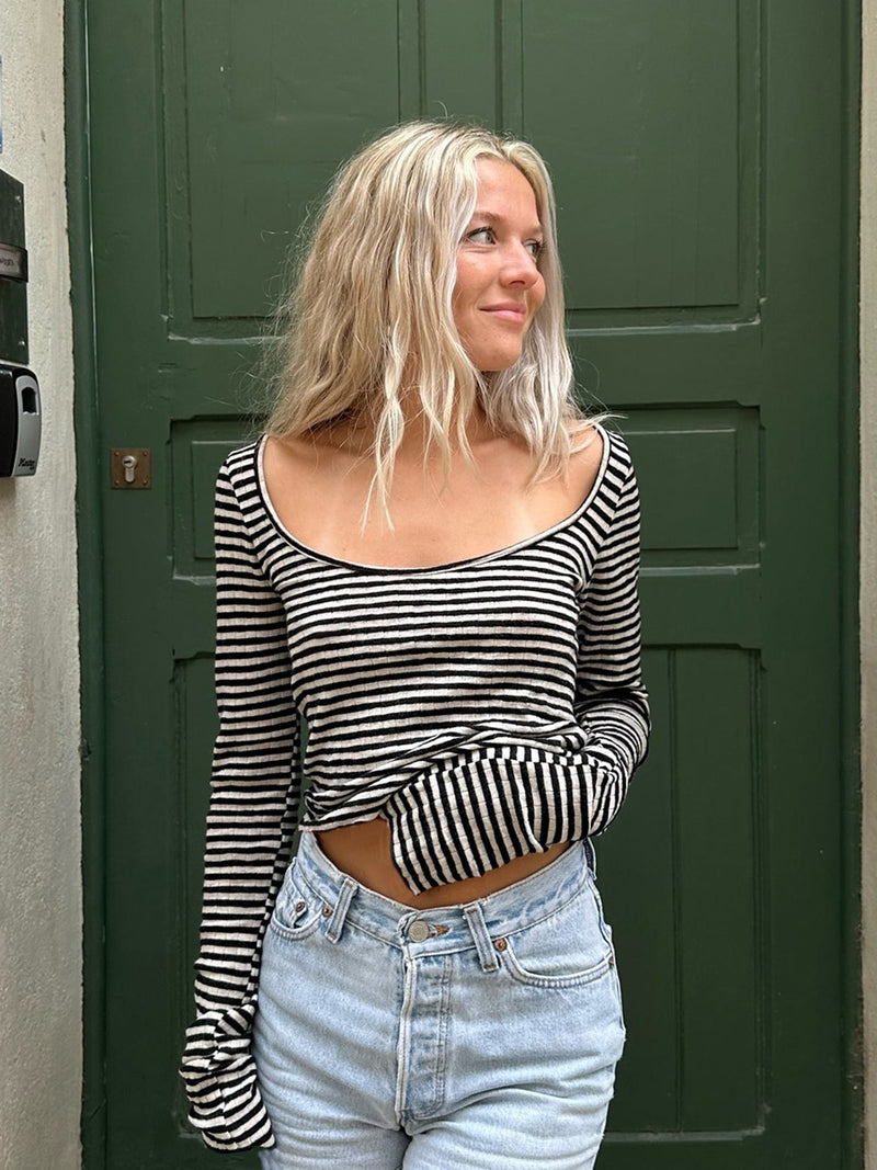 Polished Top with an Effortless Classic Look