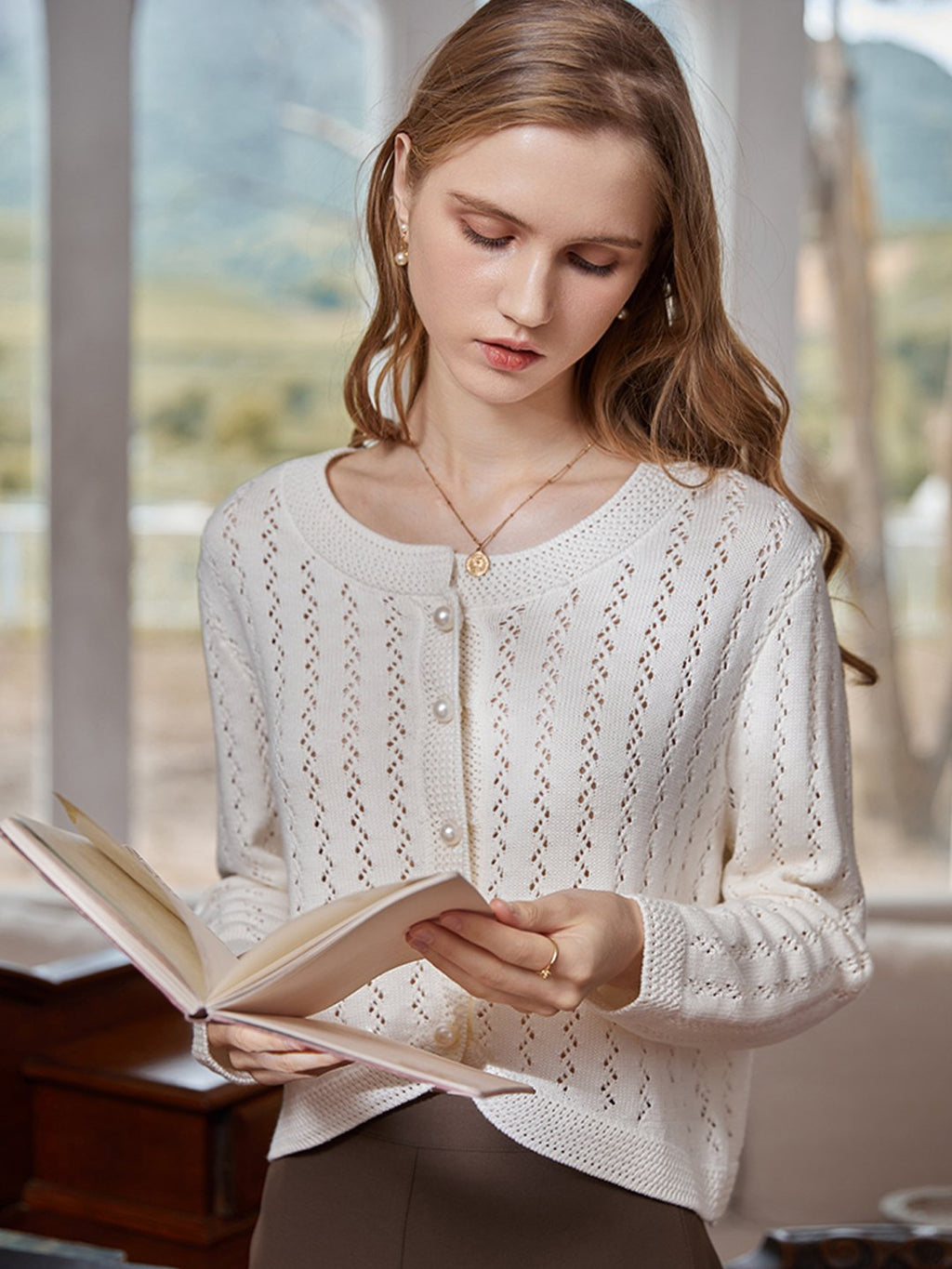 Gracefully Styled Cardigan for Any Occasion