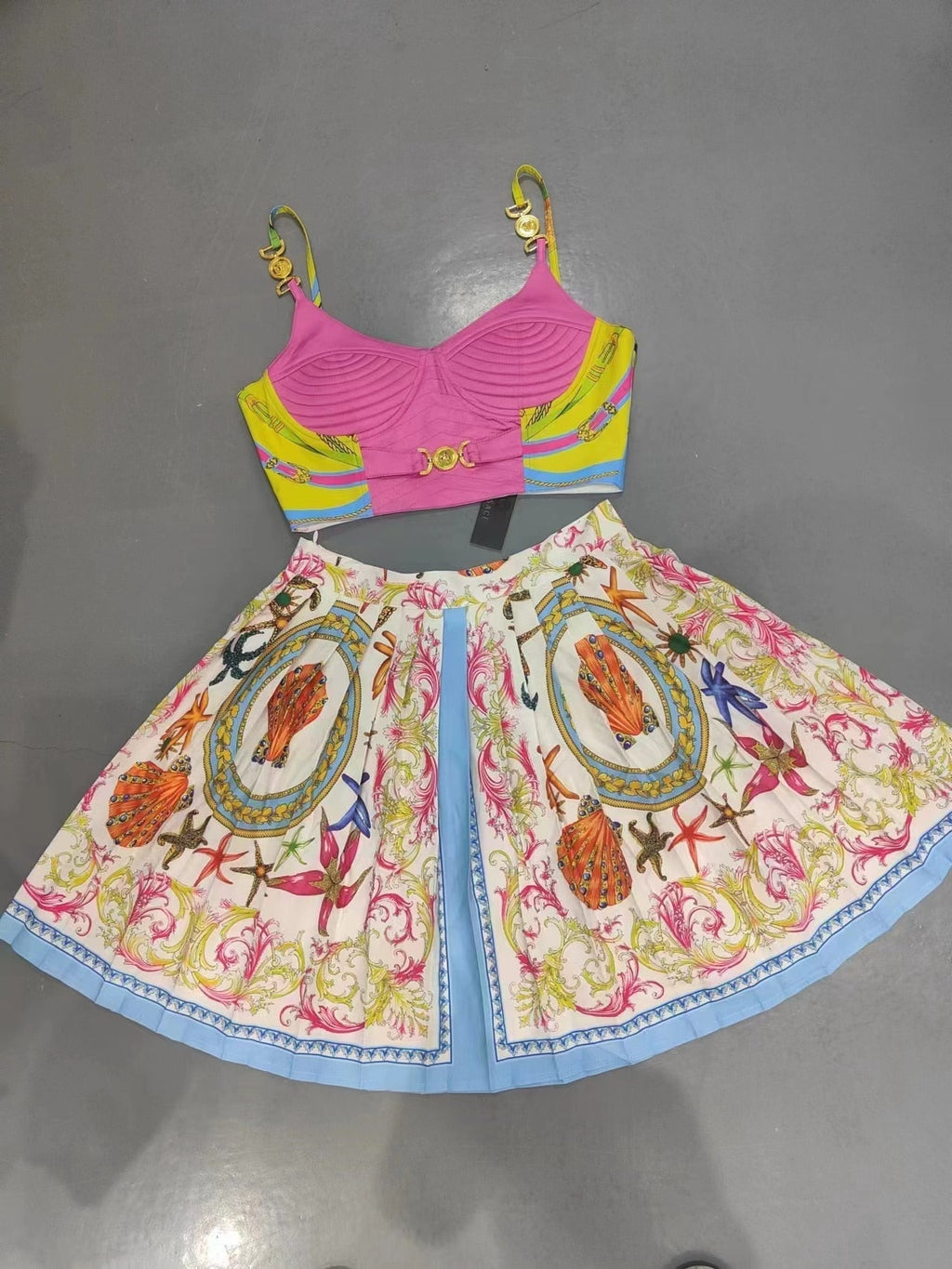 Classic Vintage Top with a Flattering Fit