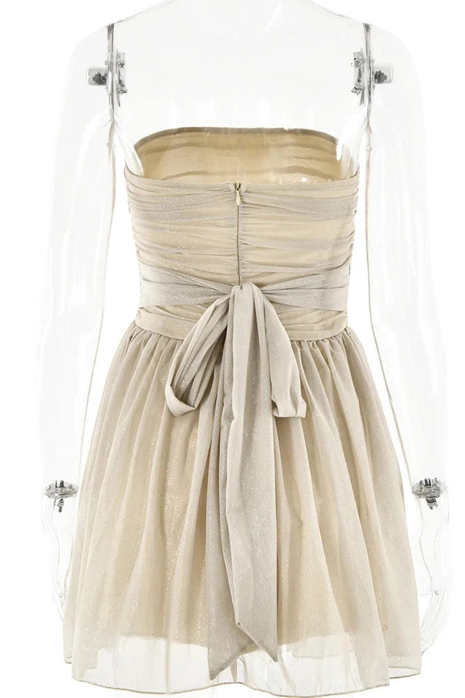 Effortlessly Elegant Dress with a Timeless Design
