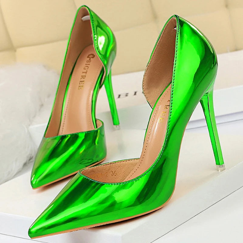 Classic Vintage Heels with a Flattering Fit