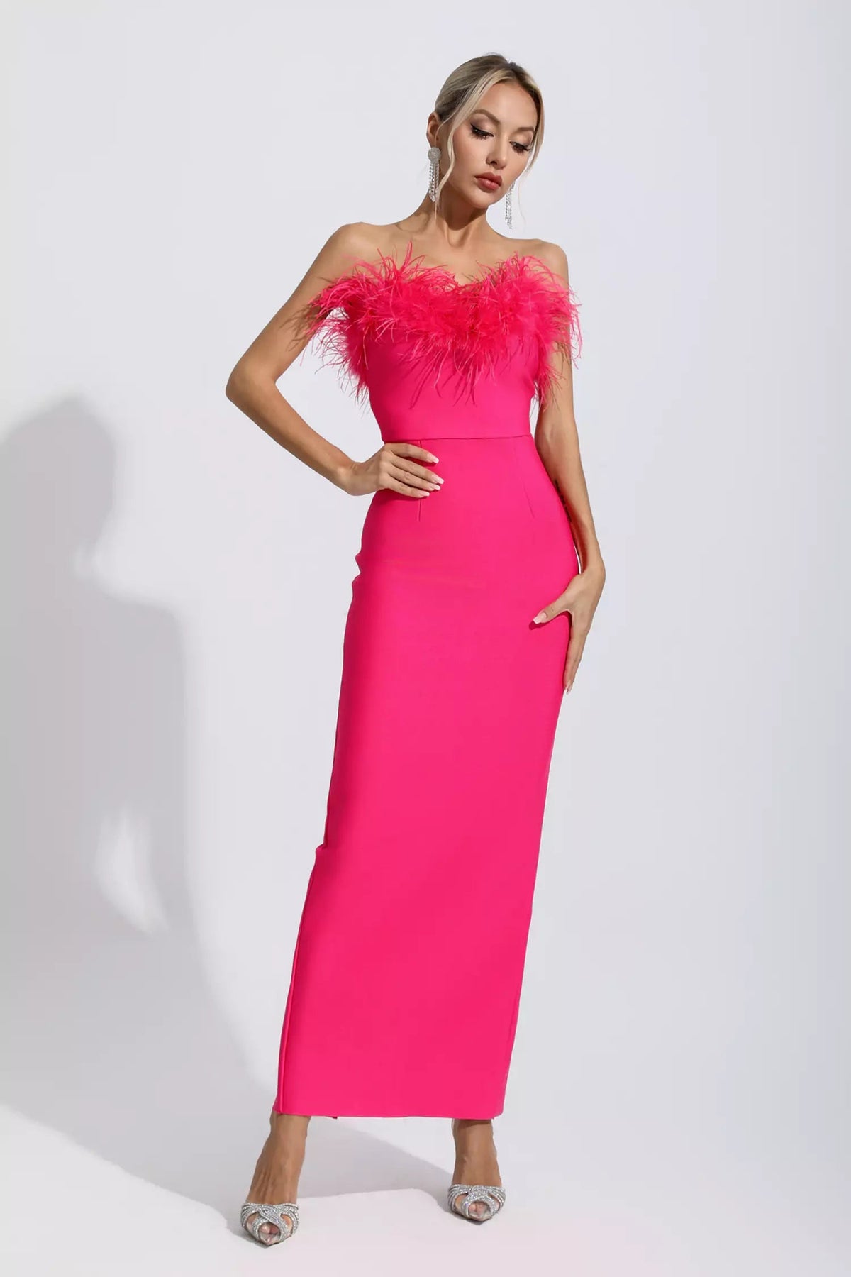 Beautifully Finished Dress in a Timeless Design