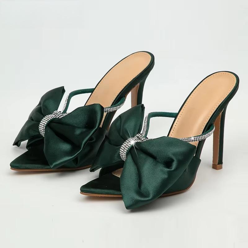 A Vintage Style Heels with Delicate Timeless Details
