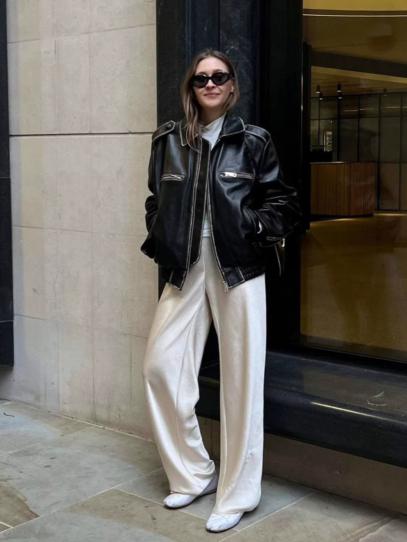 Effortlessly Elegant Jacket with a Timeless Design