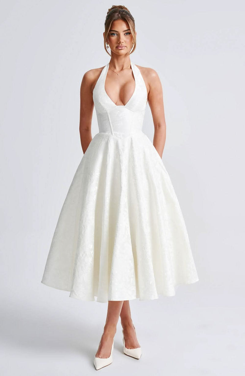 Beautifully Crafted Dress in a Classic Style