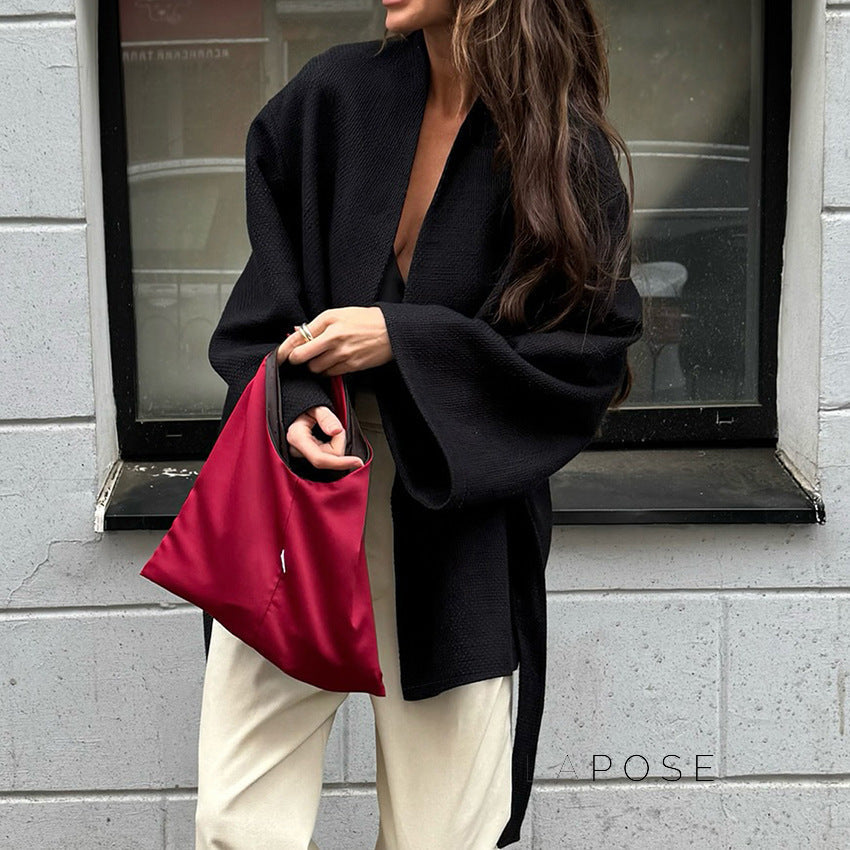 Effortlessly Elegant Jacket with a Timeless Design