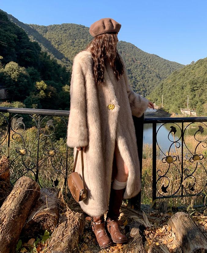 Classic Vintage & Enduringly Stylish Coat