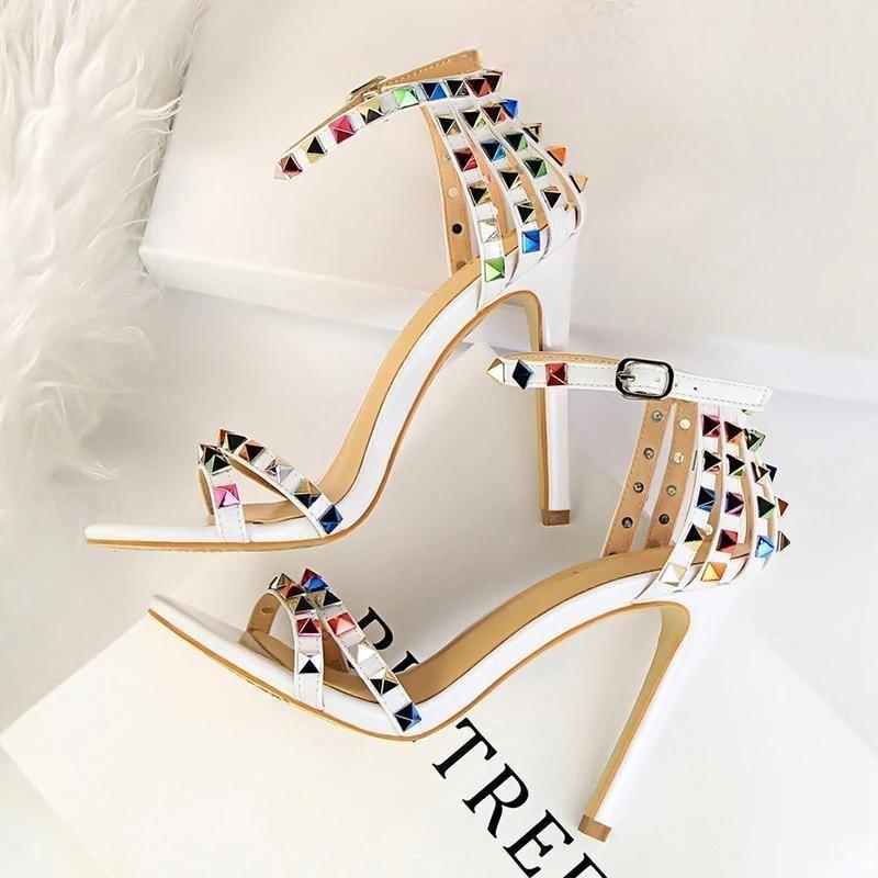 Polished Sandals with an Effortless Classic Look