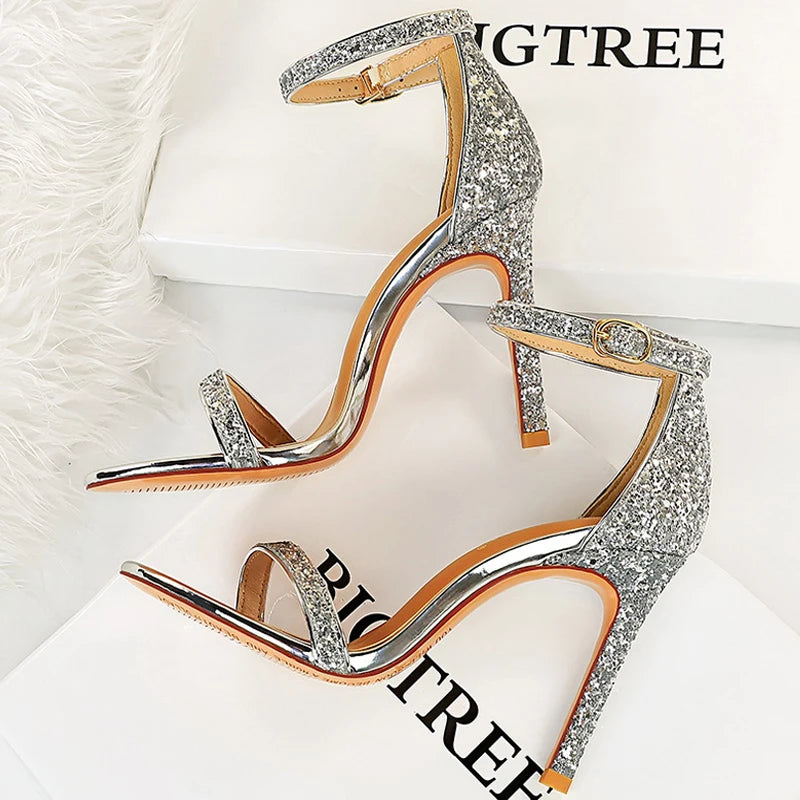 Well Tailored Heels with a Graceful Silhouette