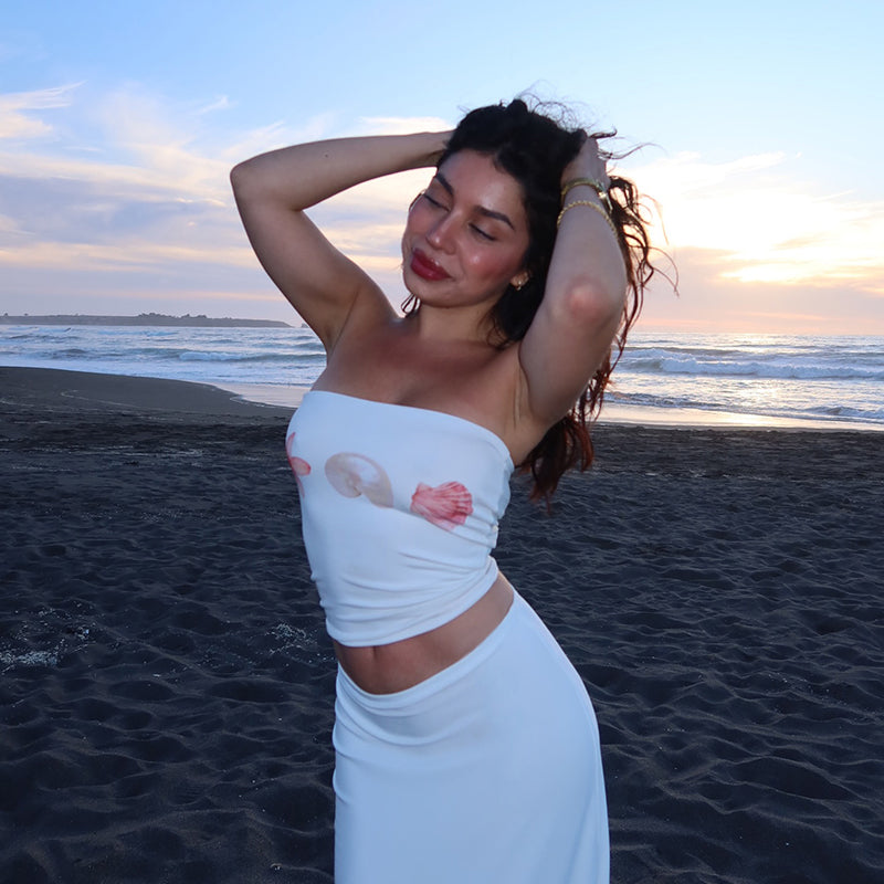 Beautifully Finished Top in a Timeless Design