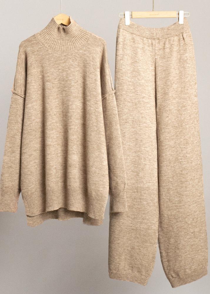 Beautifully Finished Sweater in a Timeless Design