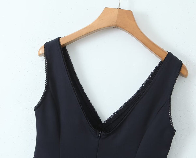 Sophisticated Dress with a Clean Classic Look
