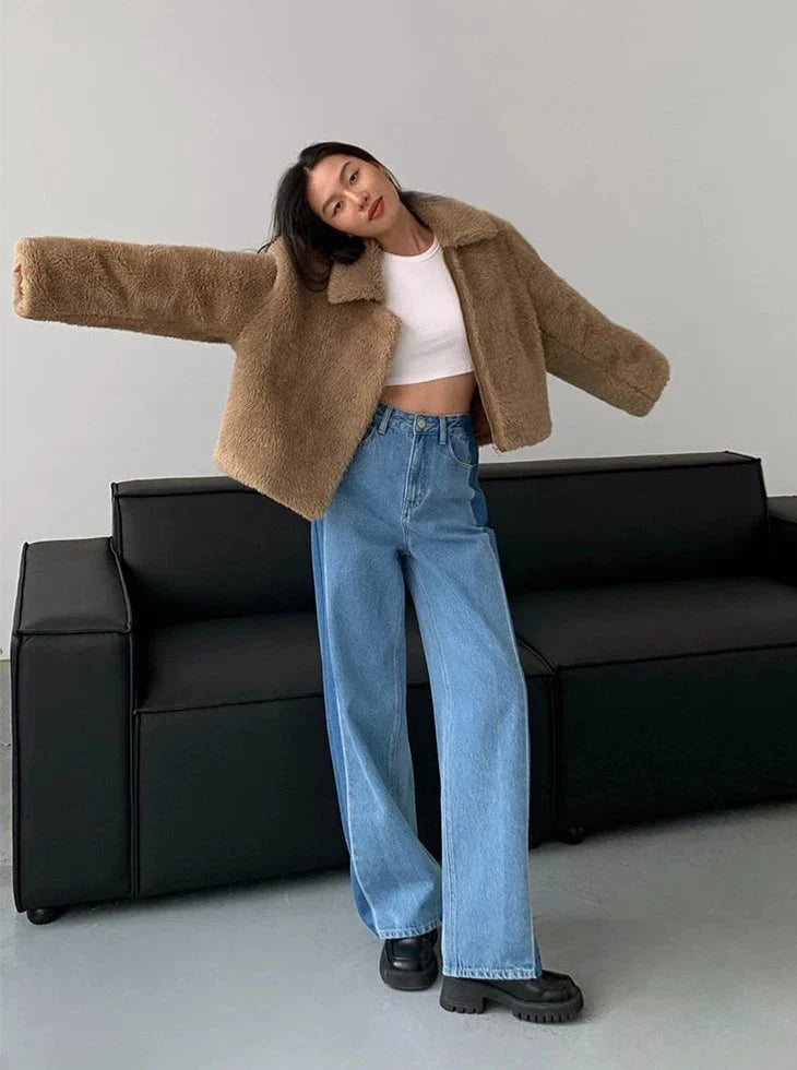 Well Tailored Coat with a Graceful Silhouette