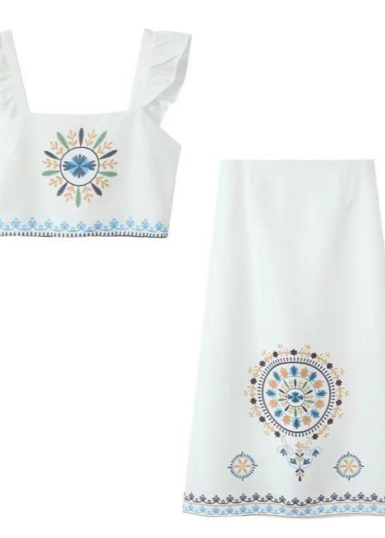 Gracefully Styled Garment for Any Occasion