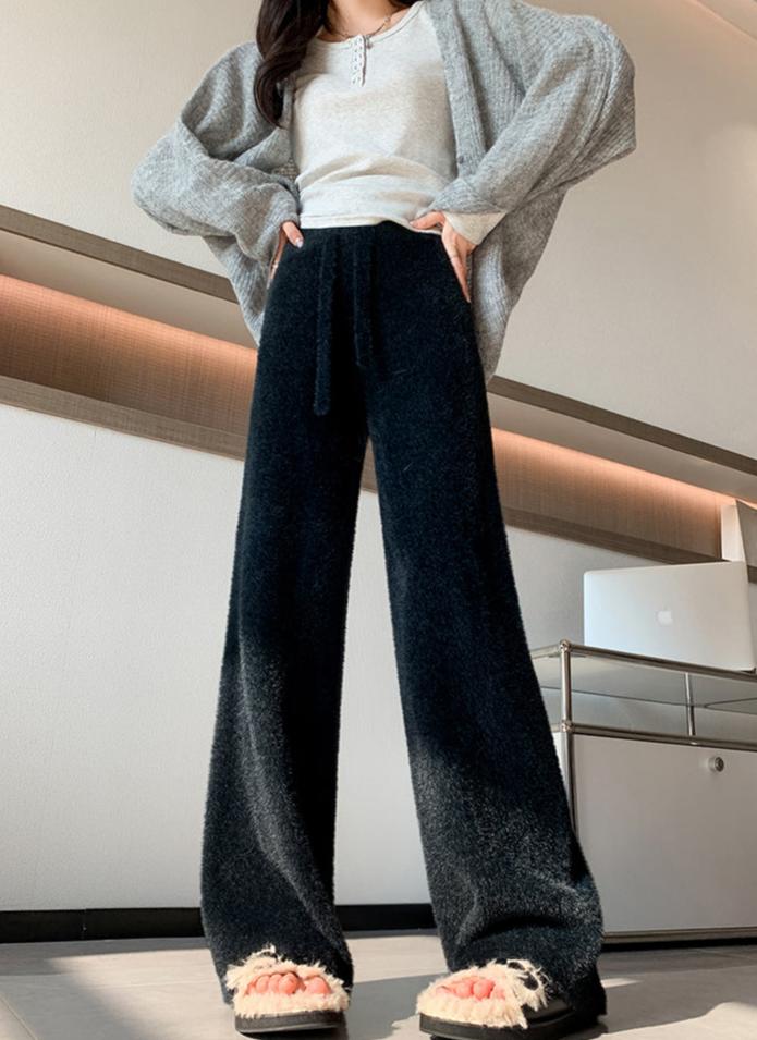 Classic Vintage Pants with a Flattering Fit