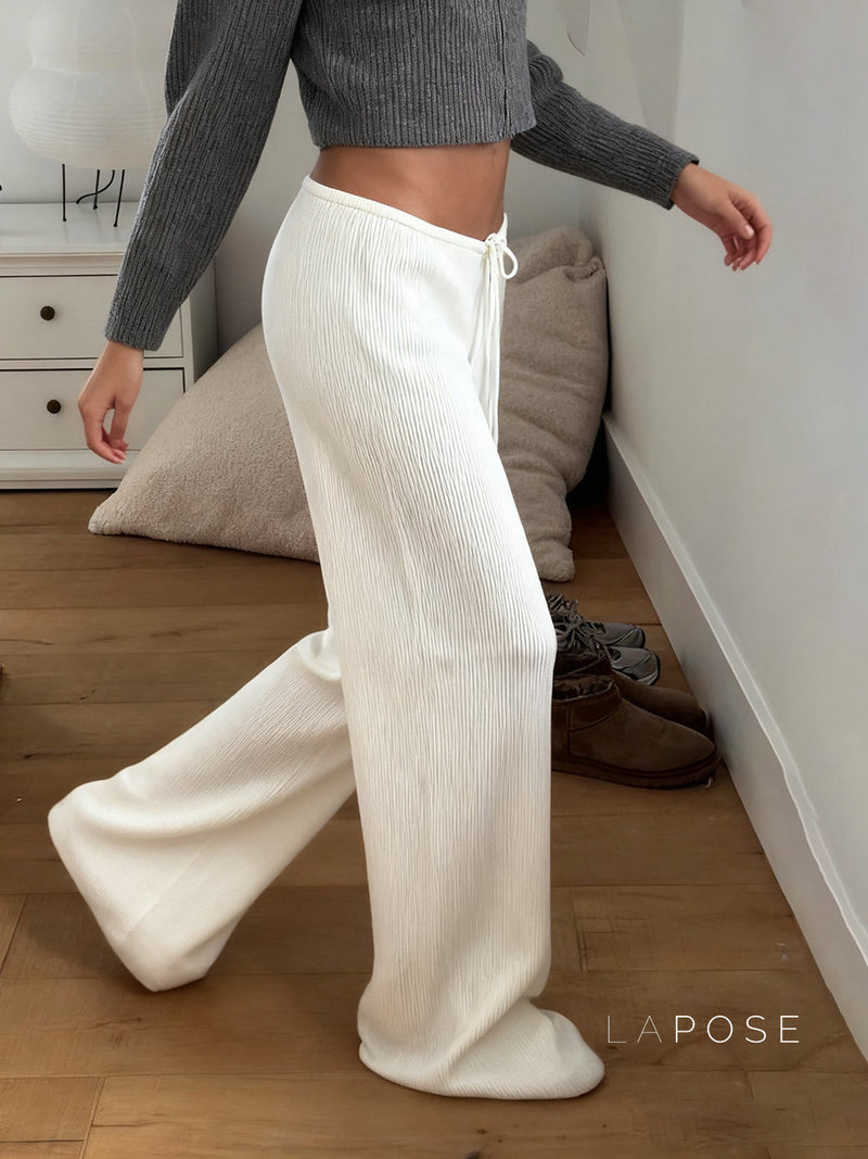 Classic Vintage Pants with a Flattering Fit