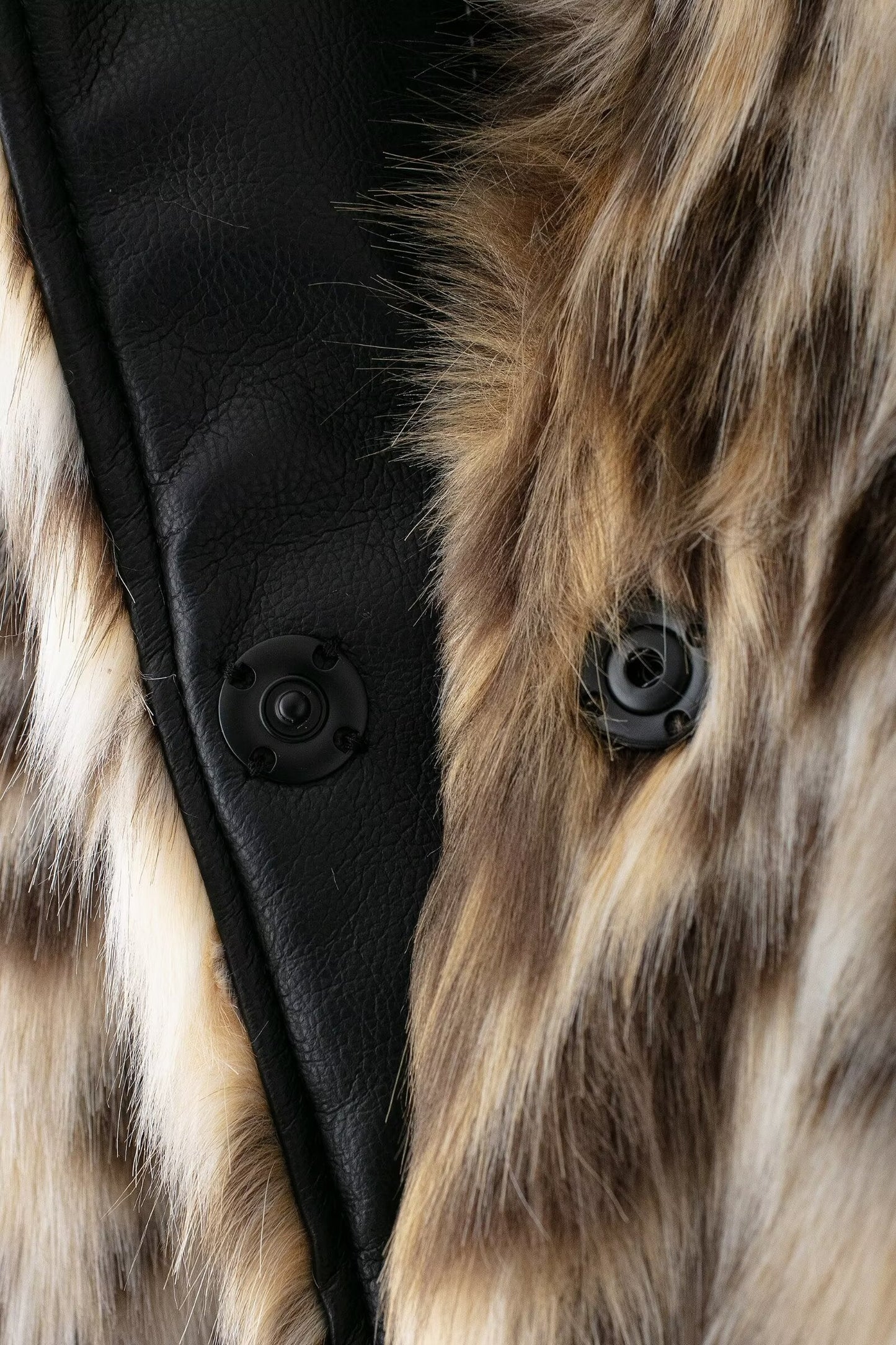 Effortlessly Elegant Coat with a Timeless Design