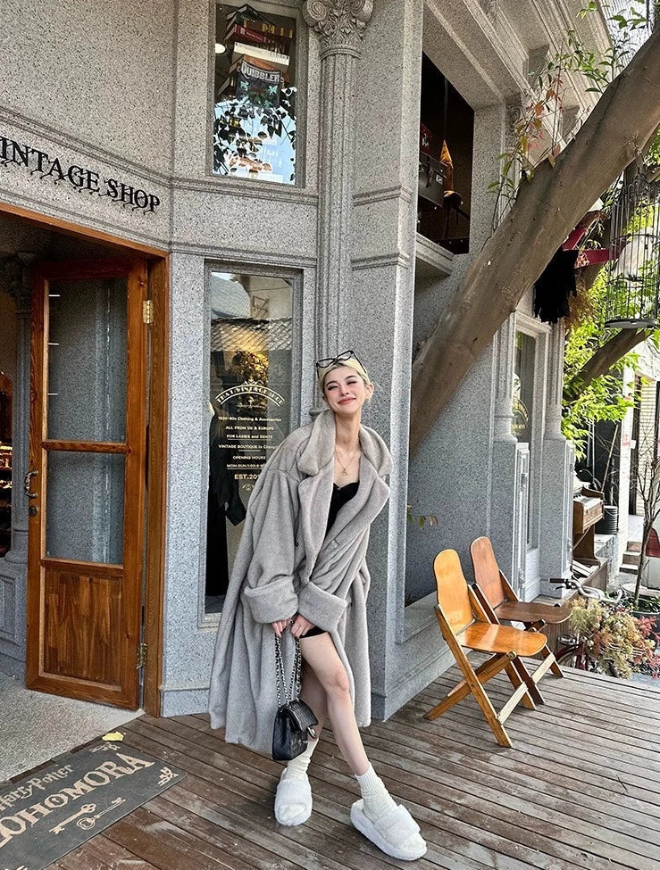 Gracefully Styled Coat for Any Occasion