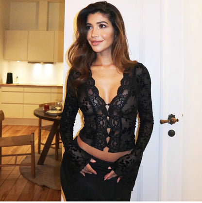 Effortlessly Elegant Top with a Timeless Design