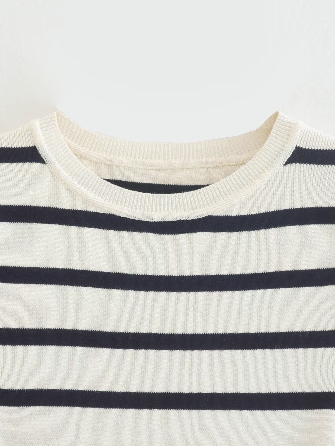 Beautifully Finished Top in a Timeless Design