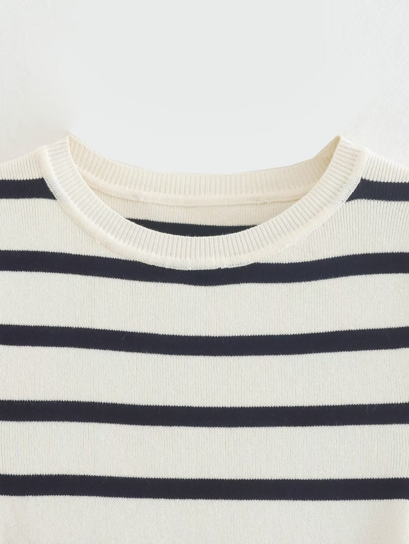 Beautifully Finished Top in a Timeless Design