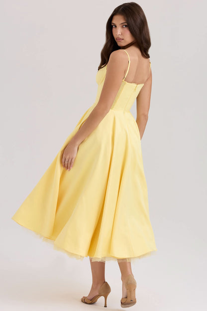 Gracefully Styled Dress for Any Occasion