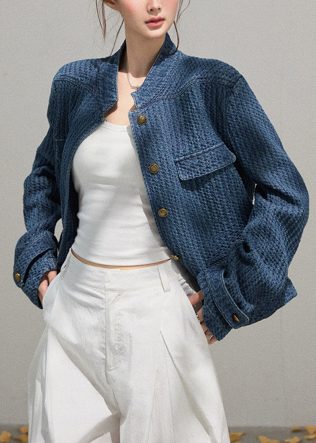 Effortlessly Elegant Jacket with a Timeless Design