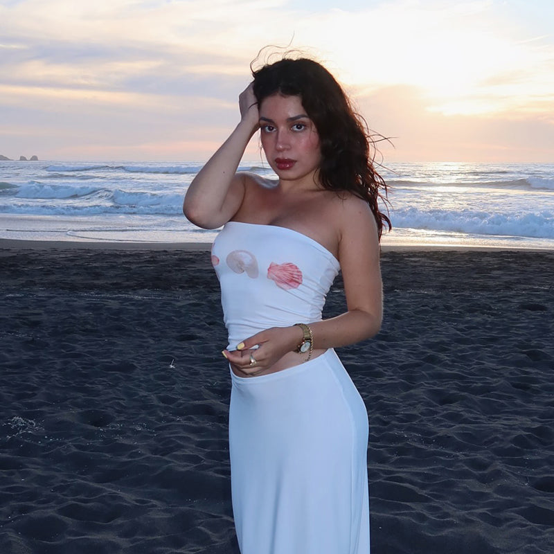 Beautifully Finished Top in a Timeless Design