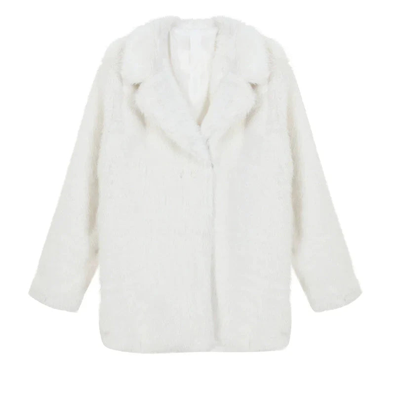Effortlessly Elegant Coat with a Timeless Design