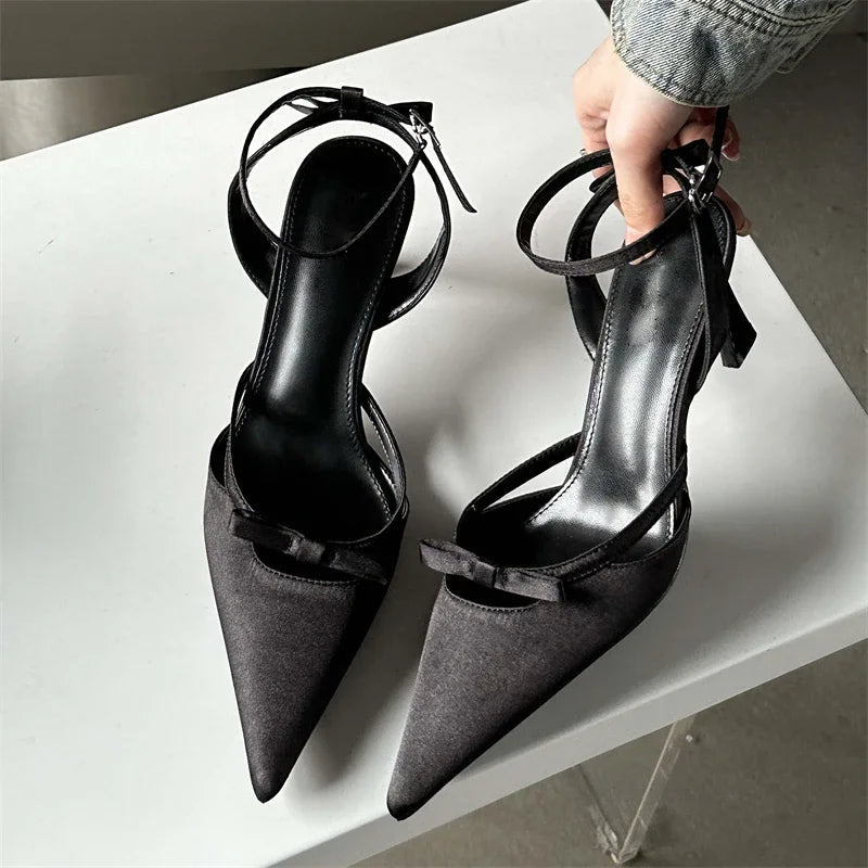 Classic Vintage Heels with a Flattering Fit