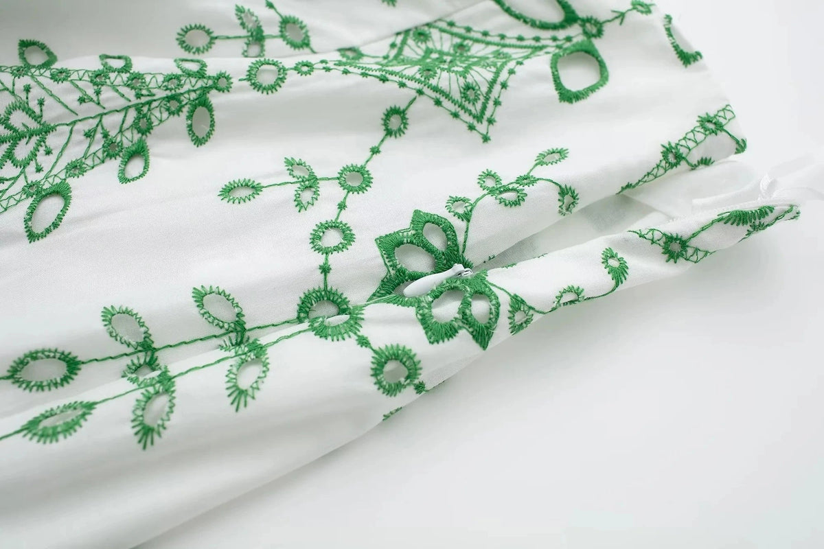 Beautifully Crafted Blouse in a Classic Style