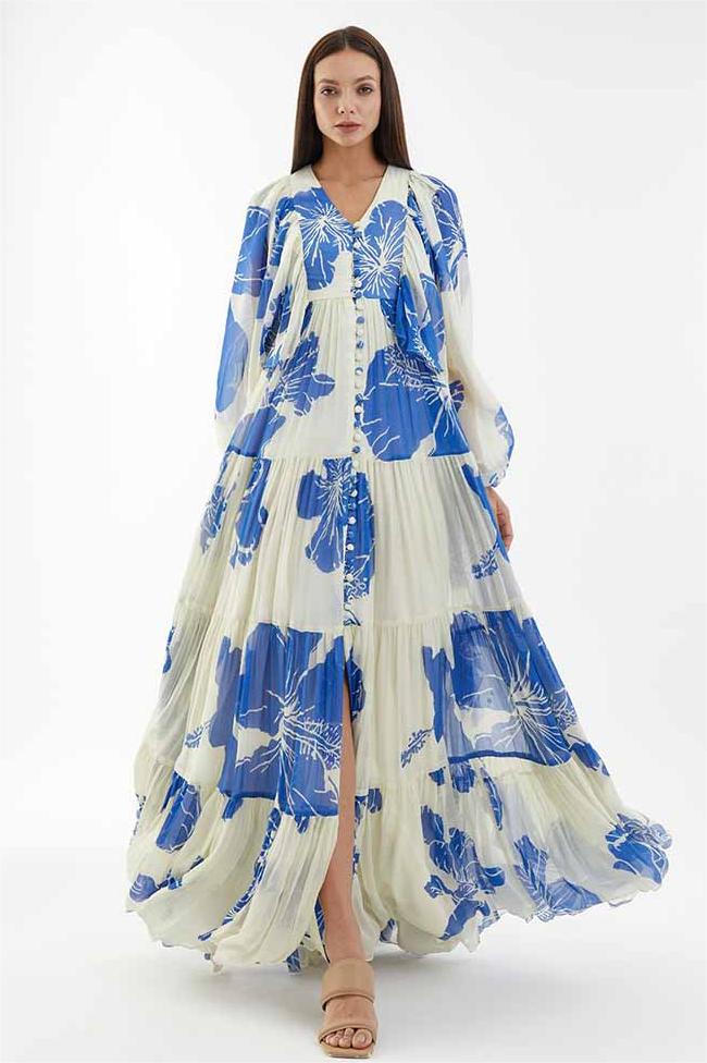 Well Tailored Dress with a Graceful Silhouette