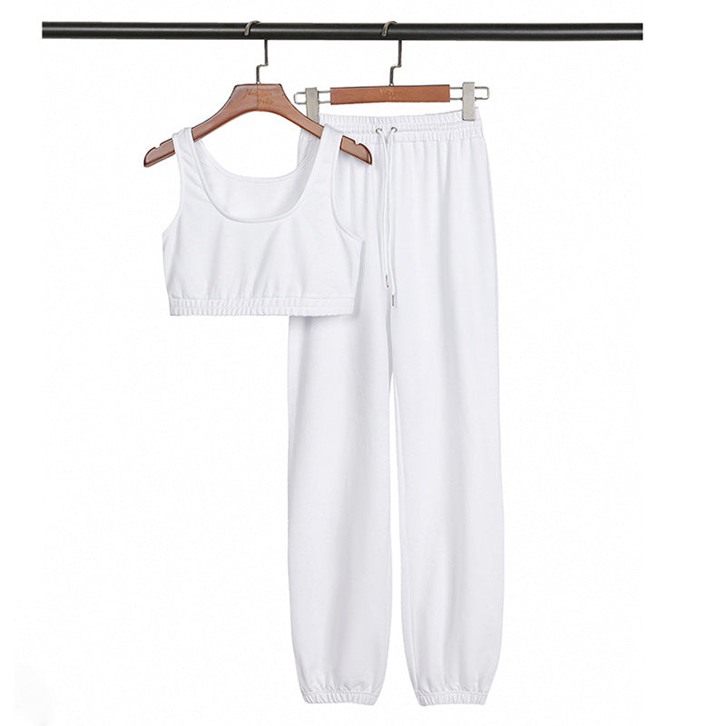 Sophisticated Trousers with a Clean Classic Look