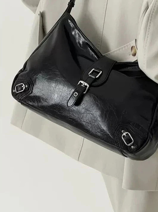 Beautifully Crafted Bag in a Classic Style