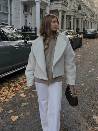 Beautifully Finished Coat in a Timeless Design
