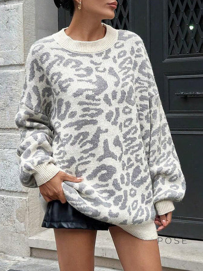 Well Tailored Sweater with a Graceful Silhouette