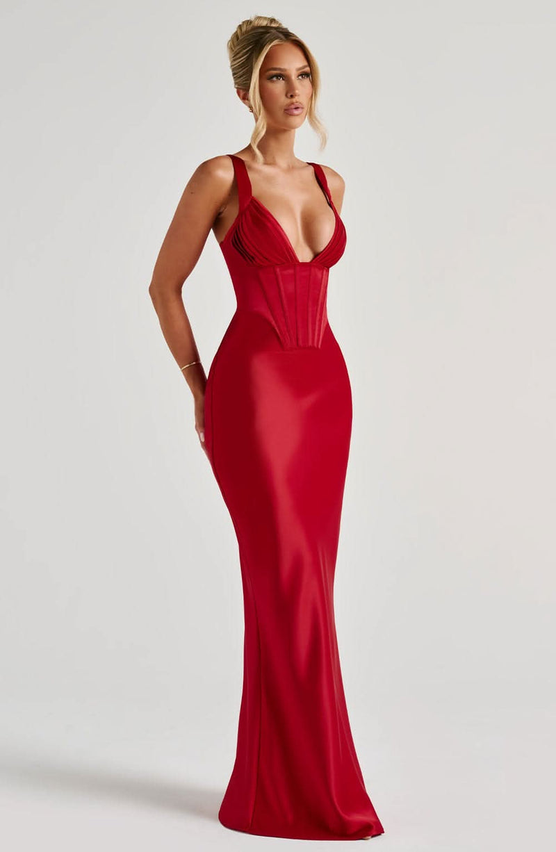 Gracefully Styled Dress for Any Occasion