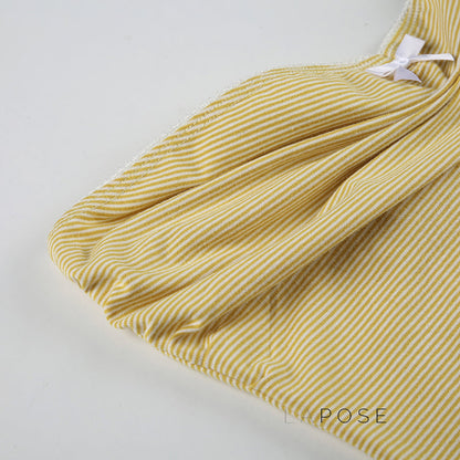 Well Tailored Top with a Graceful Silhouette