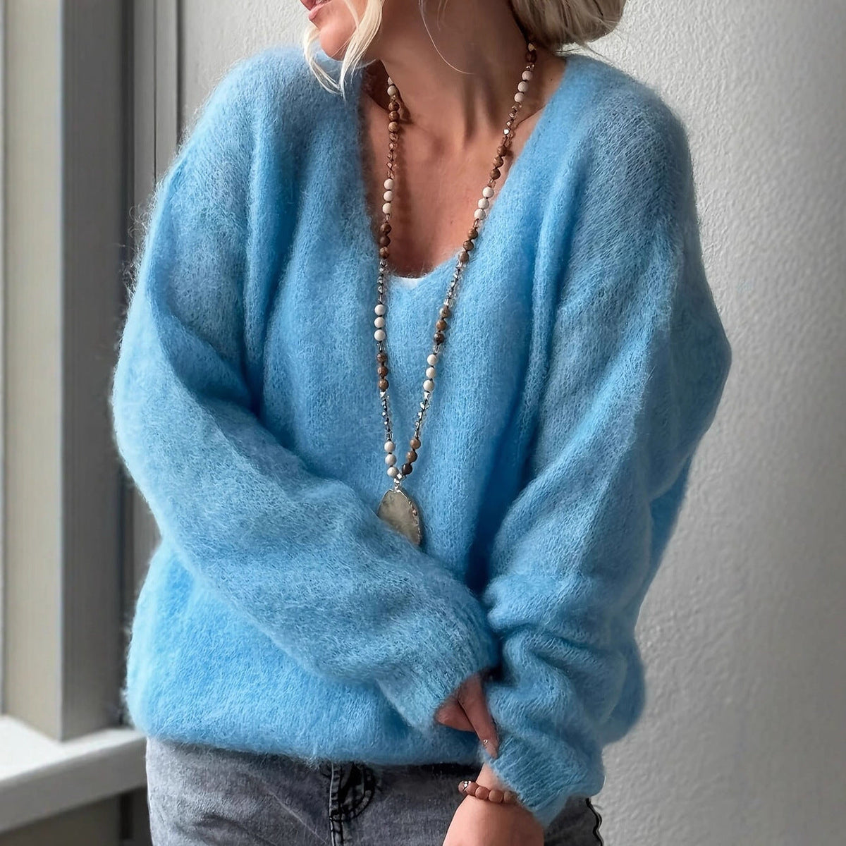 Effortlessly Elegant Sweater with a Timeless Design