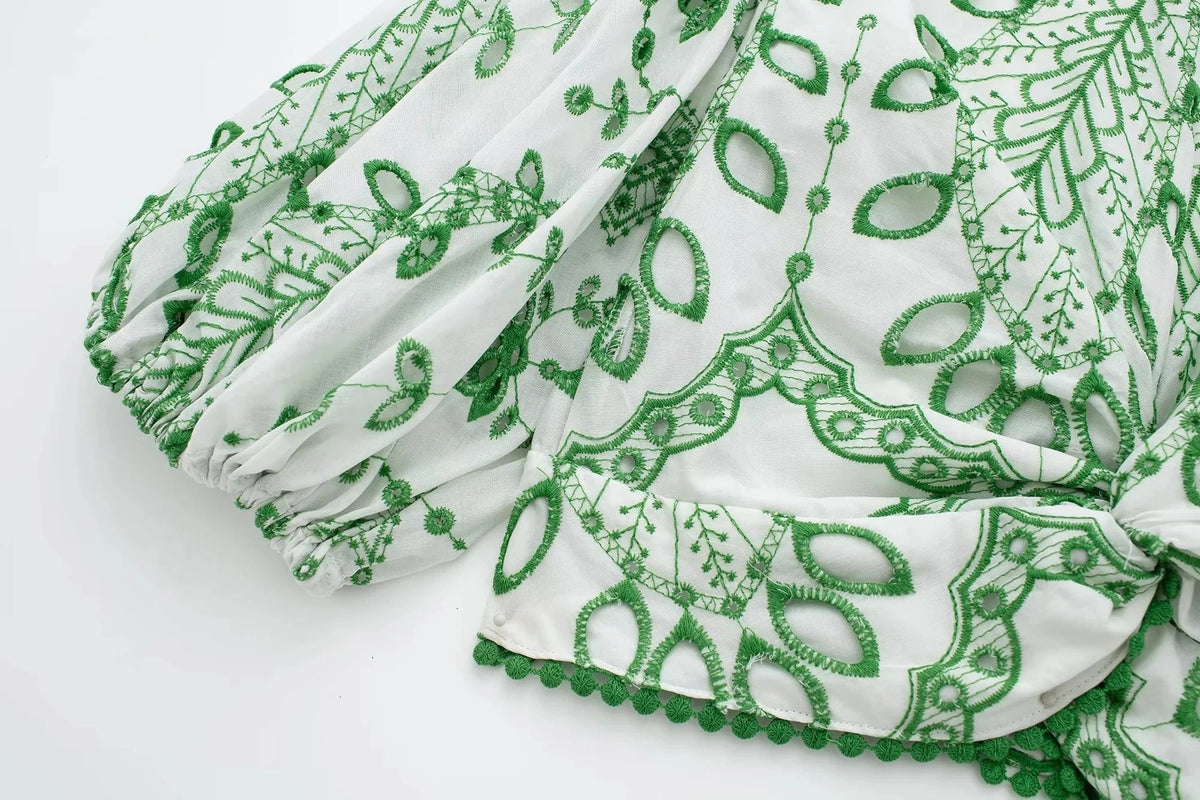 Beautifully Crafted Blouse in a Classic Style