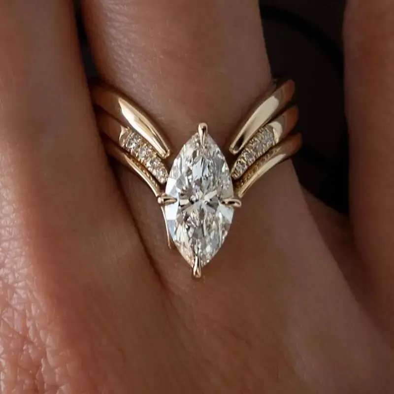 Gold Delicate Artisanal Ring