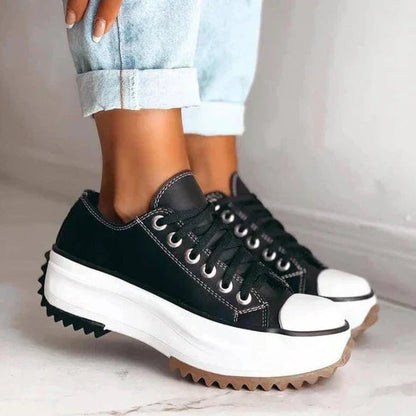 JO | Timeless and supportive orthopedic sneakers
