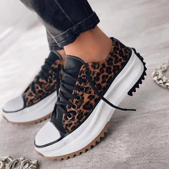 JO | Timeless and supportive orthopedic sneakers