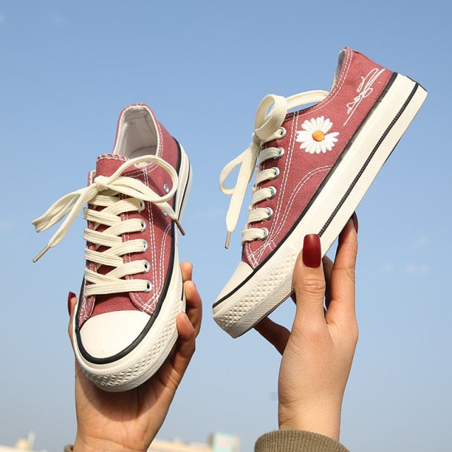 Low-cut with floral print sneakers