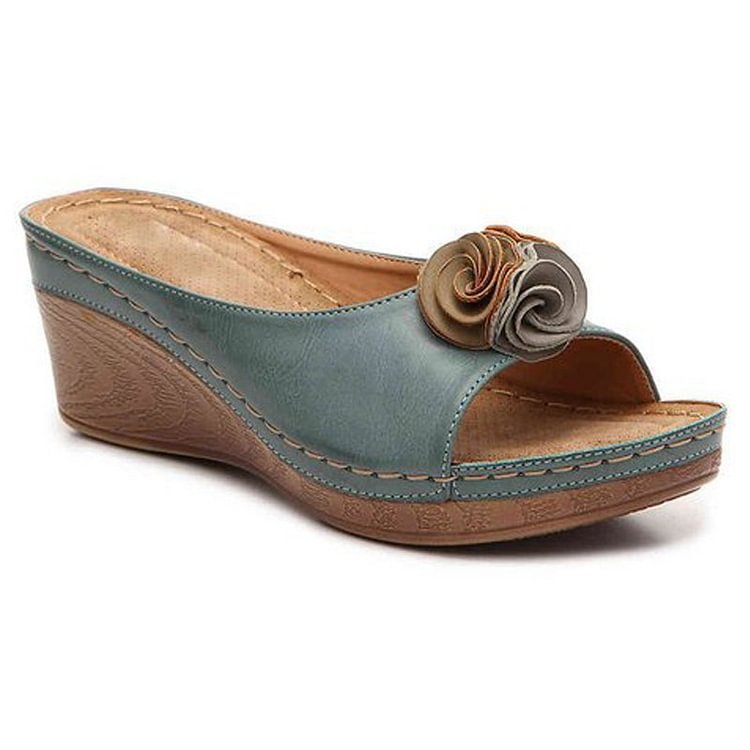 Stylish and elegant everyday sandals